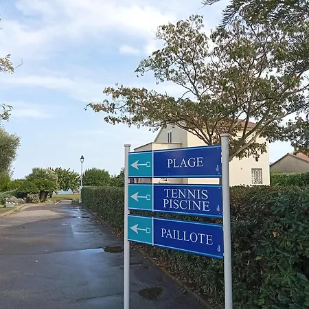 Lägenhet A 100m De La Et De La Piscine