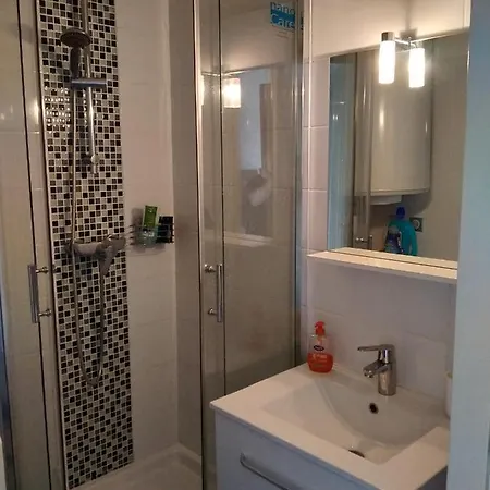 A 100m De La Et De La Piscine Apartment *